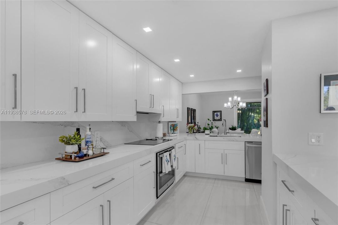 En Venta: $775,000 (3 camas, 3 baños, 2014 Pies cuadrados)