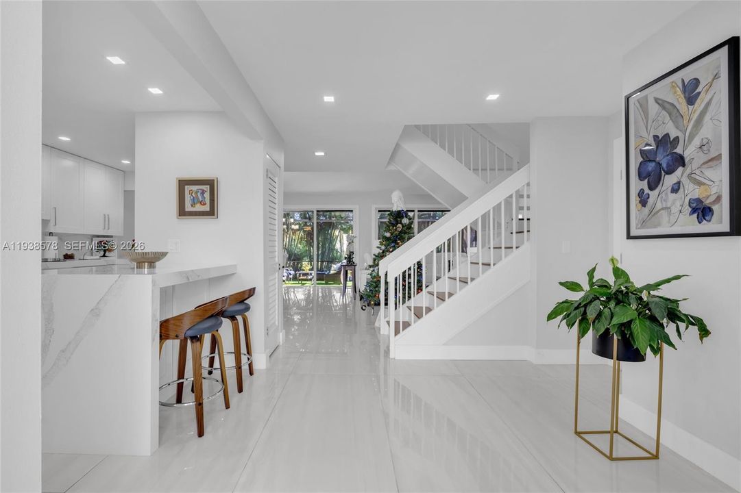 En Venta: $775,000 (3 camas, 3 baños, 2014 Pies cuadrados)