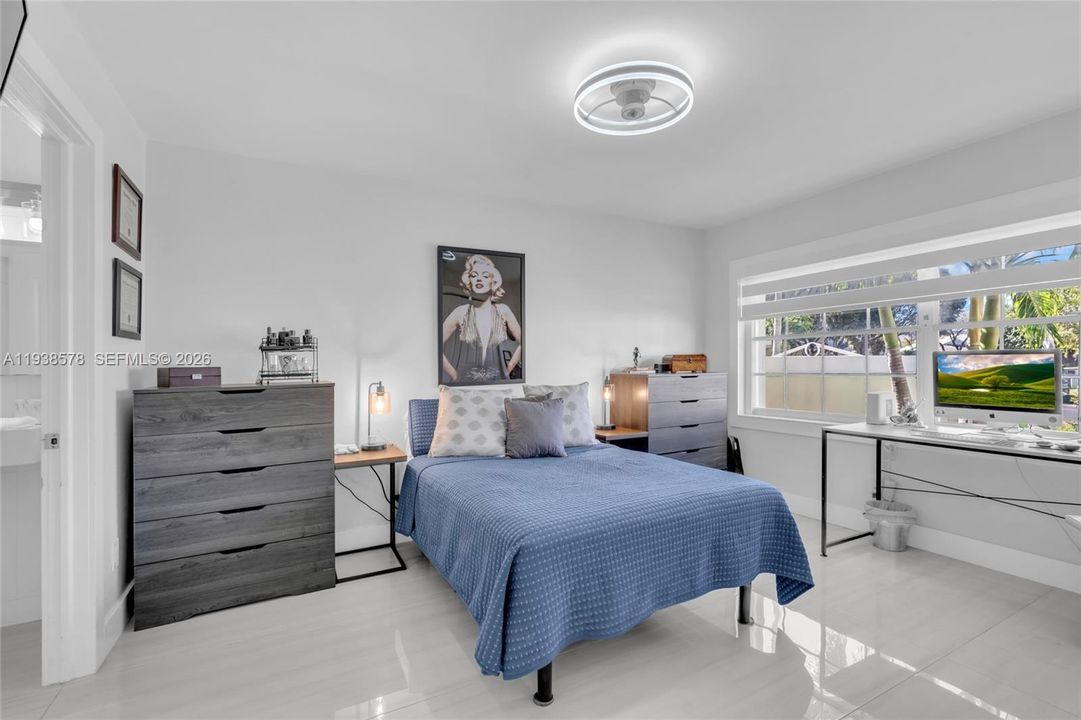 En Venta: $775,000 (3 camas, 3 baños, 2014 Pies cuadrados)