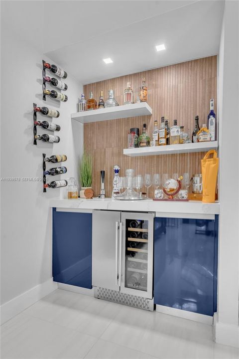 En Venta: $775,000 (3 camas, 3 baños, 2014 Pies cuadrados)