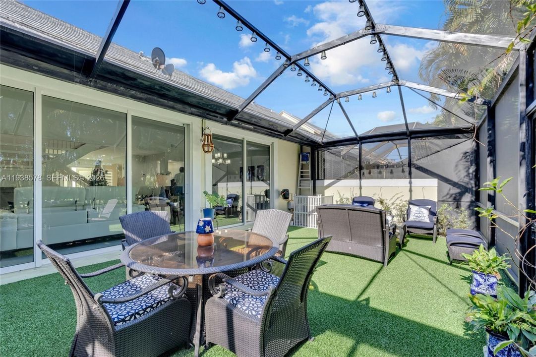 En Venta: $775,000 (3 camas, 3 baños, 2014 Pies cuadrados)