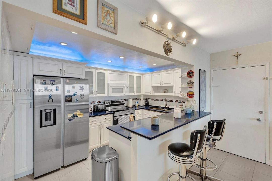 出租: $3,600 (2 贝兹, 2 浴室, 1253 平方英尺)