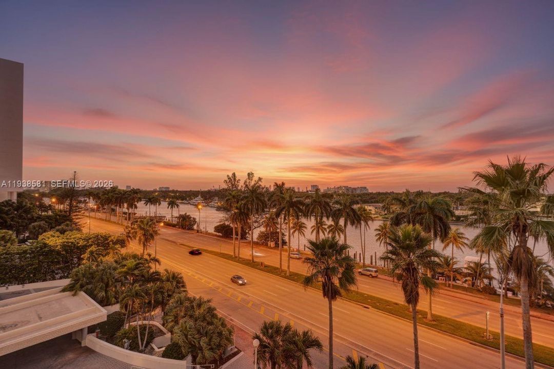 出租: $3,600 (2 贝兹, 2 浴室, 1253 平方英尺)