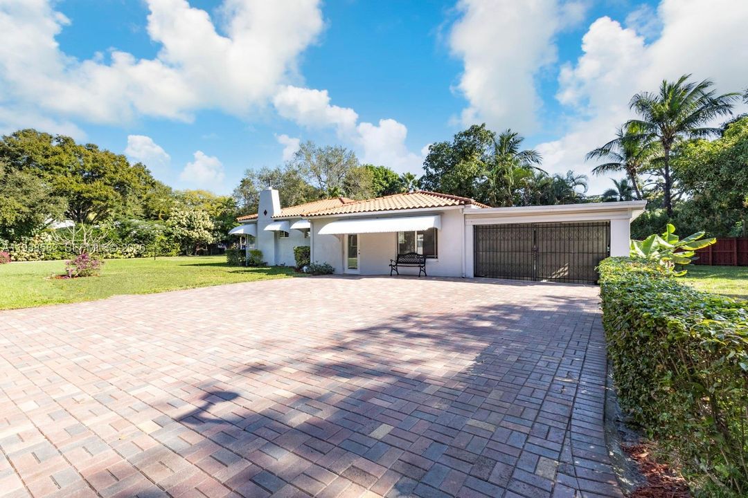 For Sale: $1,150,000 (3 beds, 2 baths, 1977 Square Feet)