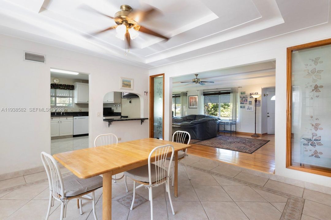 For Sale: $1,150,000 (3 beds, 2 baths, 1977 Square Feet)