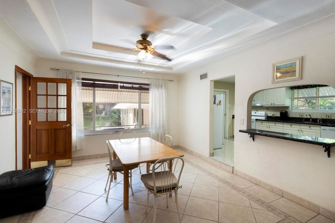 For Sale: $1,150,000 (3 beds, 2 baths, 1977 Square Feet)