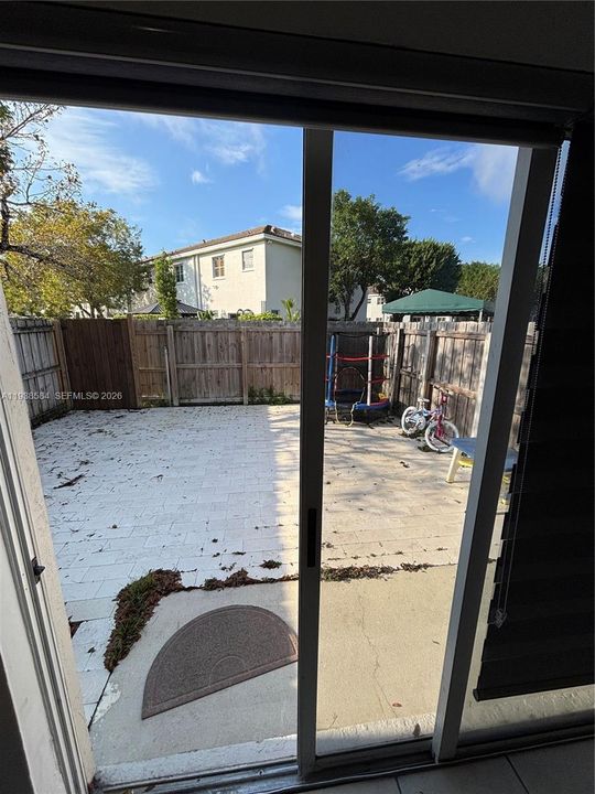 В аренду: $3,000 (3 спален, 2 ванн, 1518 Квадратных фут)