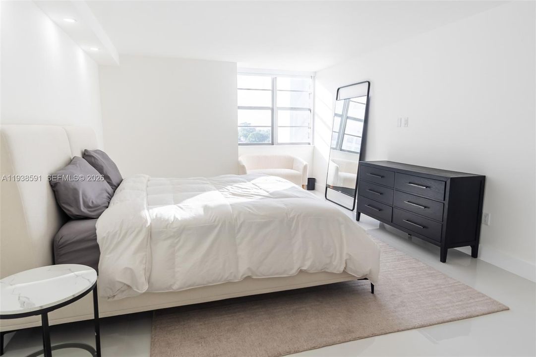 待售: $685,000 (2 贝兹, 2 浴室, 1296 平方英尺)