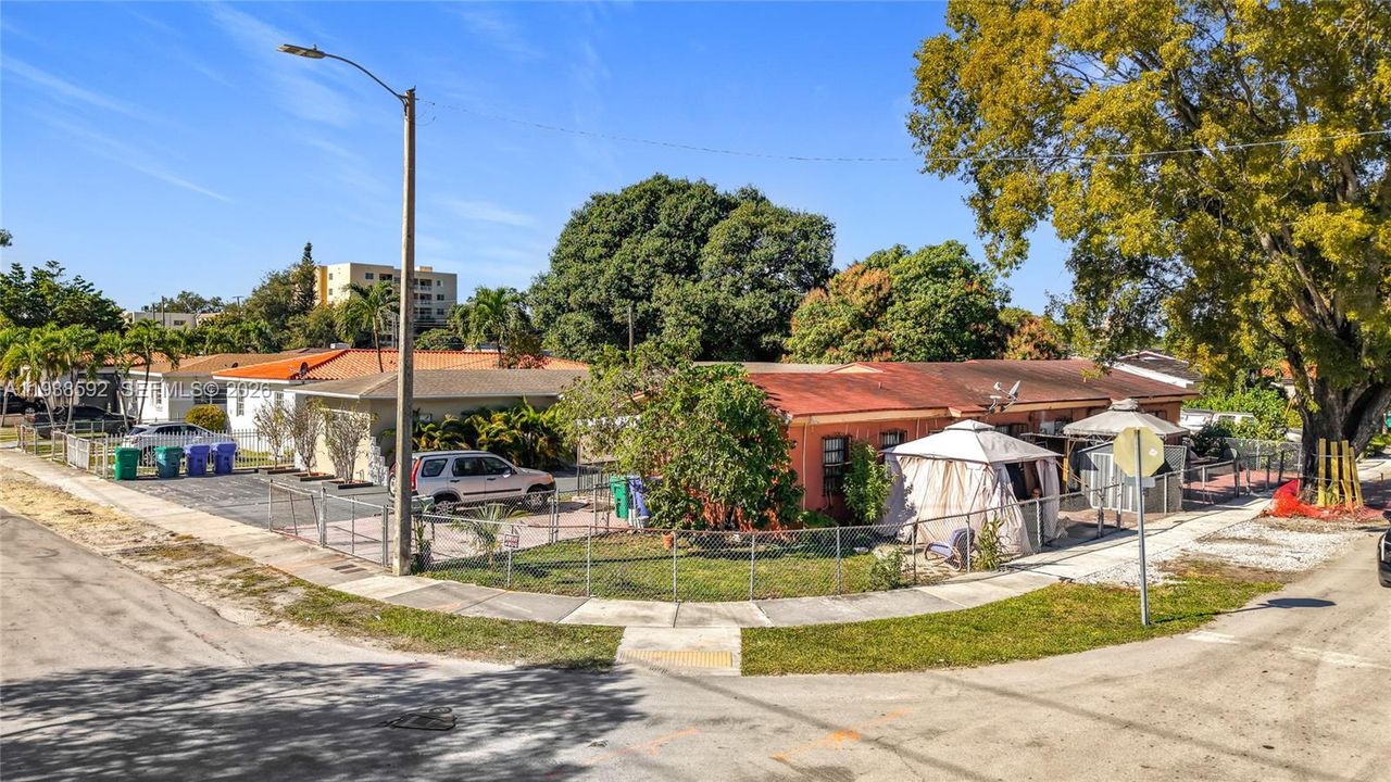 На продажу: $850,000 (0 спален, 0 ванн, 1410 Квадратных фут)