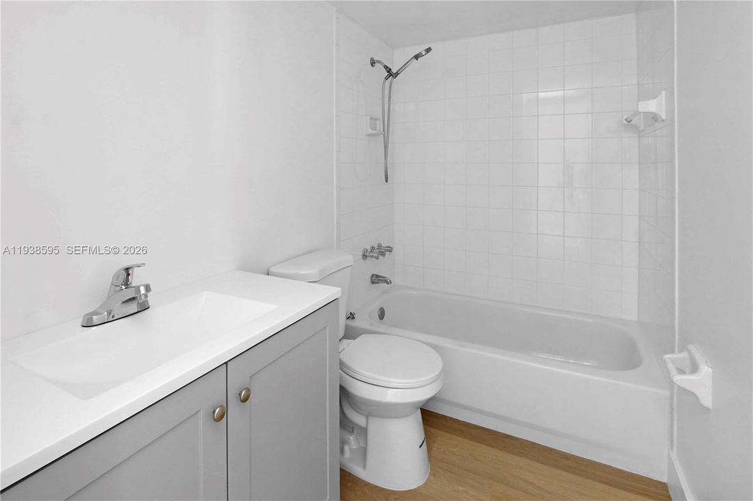 For Sale: $349,999 (3 beds, 2 baths, 1160 Square Feet)