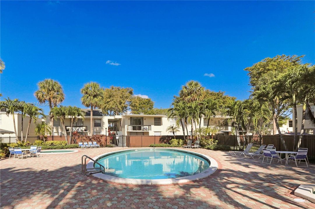 For Sale: $349,999 (3 beds, 2 baths, 1160 Square Feet)