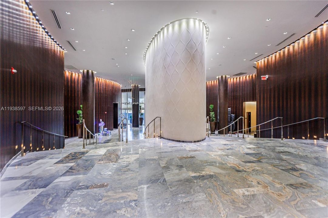 For Sale: $1,050,000 (2 beds, 2 baths, 1301 Square Feet)