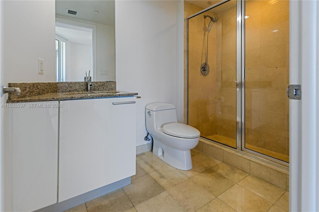 For Sale: $1,050,000 (2 beds, 2 baths, 1301 Square Feet)