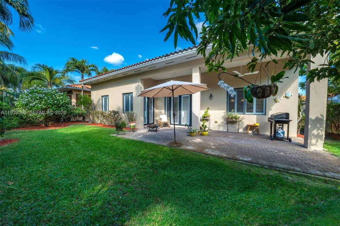 For Sale: $765,000 (4 beds, 2 baths, 2496 Square Feet)