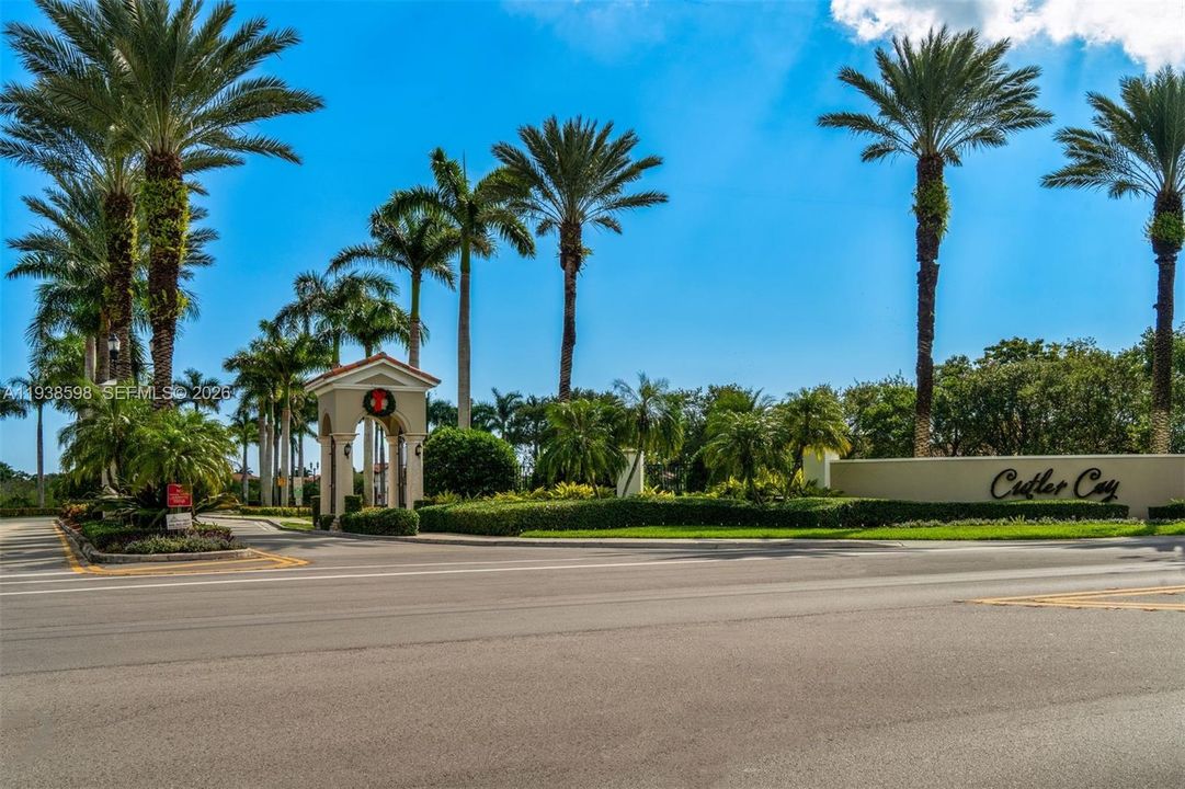 For Sale: $765,000 (4 beds, 2 baths, 2496 Square Feet)