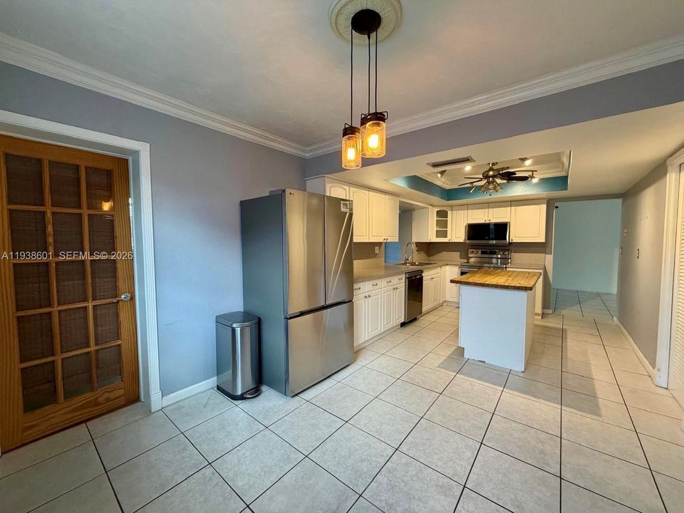 出租: $3,800 (4 贝兹, 2 浴室, 1814 平方英尺)