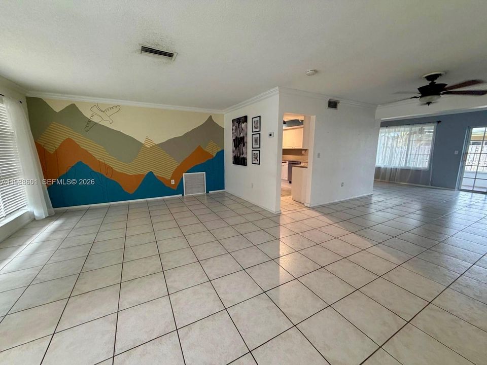 出租: $3,800 (4 贝兹, 2 浴室, 1814 平方英尺)