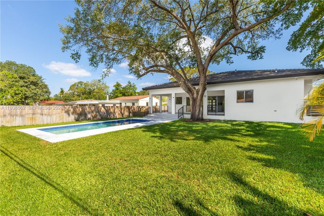 For Sale: $1,990,000 (4 beds, 3 baths, 1762 Square Feet)