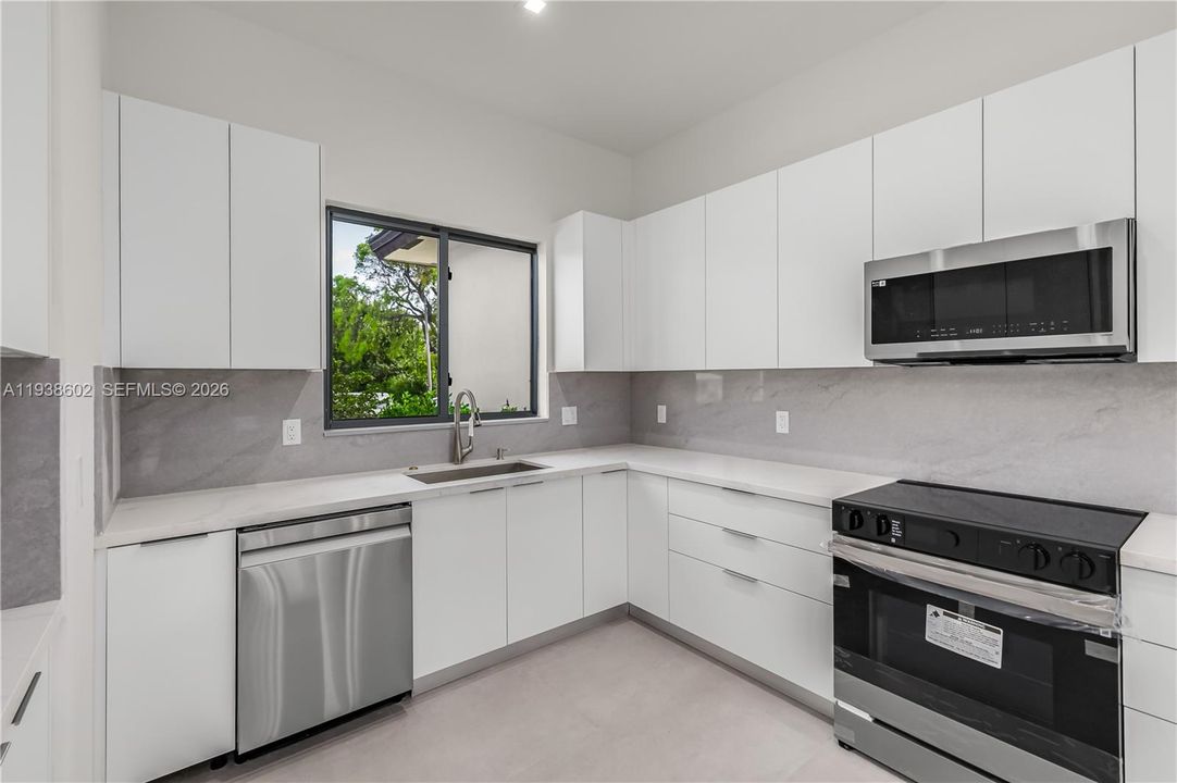 待售: $2,190,000 (4 贝兹, 3 浴室, 1762 平方英尺)