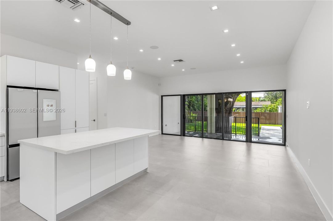 待售: $2,190,000 (4 贝兹, 3 浴室, 1762 平方英尺)