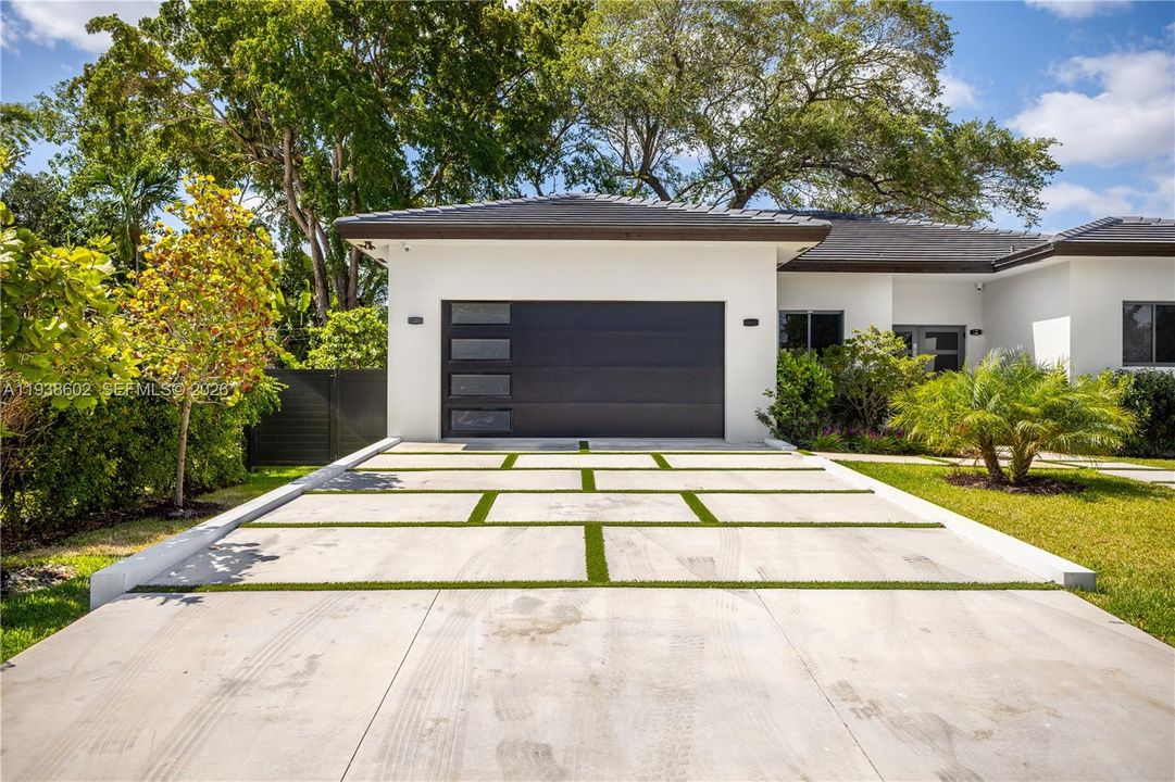 待售: $2,190,000 (4 贝兹, 3 浴室, 1762 平方英尺)