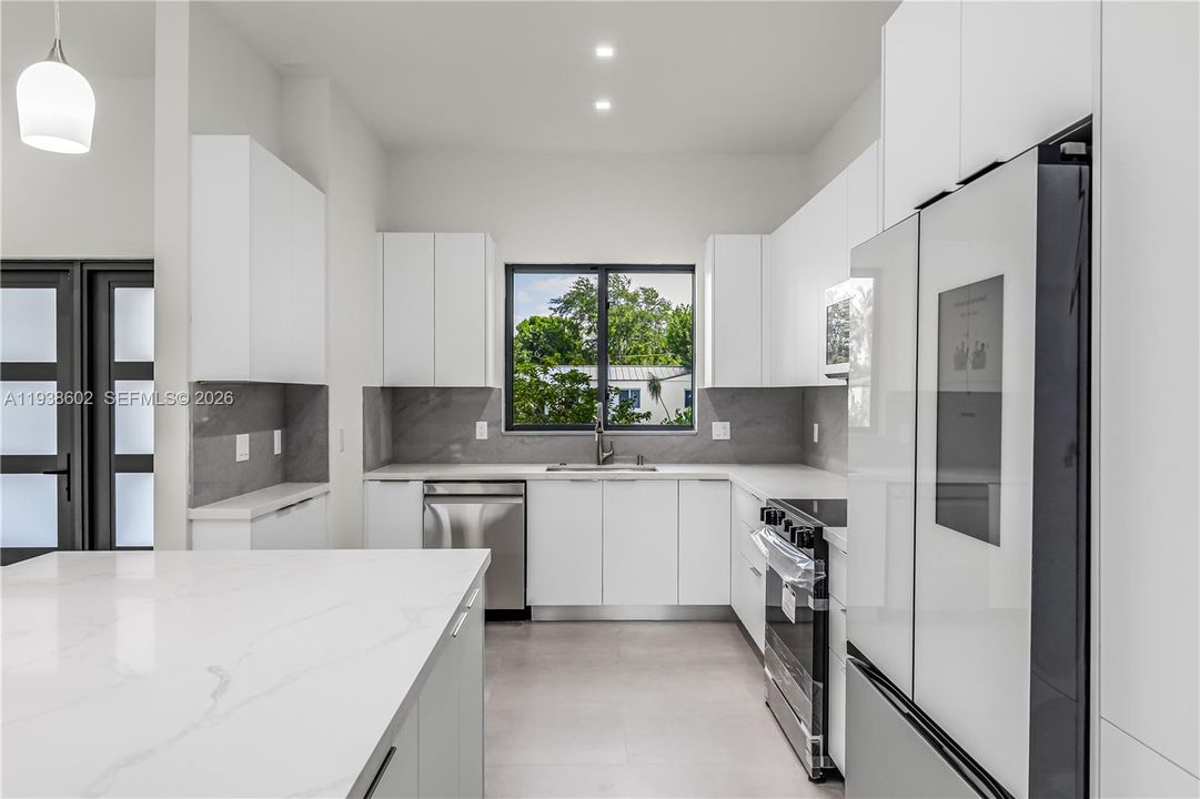 待售: $2,190,000 (4 贝兹, 3 浴室, 1762 平方英尺)