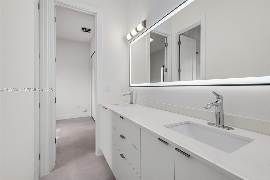 待售: $2,190,000 (4 贝兹, 3 浴室, 1762 平方英尺)