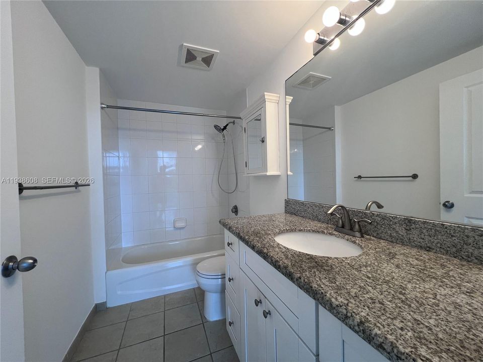 出租: $3,300 (2 贝兹, 2 浴室, 1023 平方英尺)