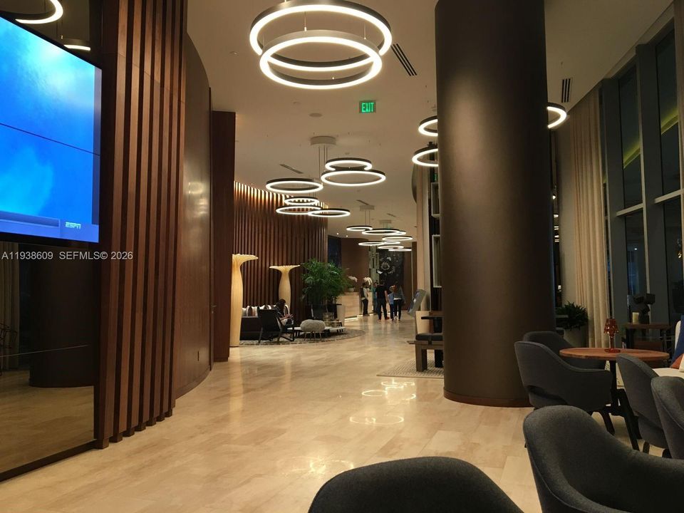 待售: $605,000 (1 贝兹, 1 浴室, 841 平方英尺)