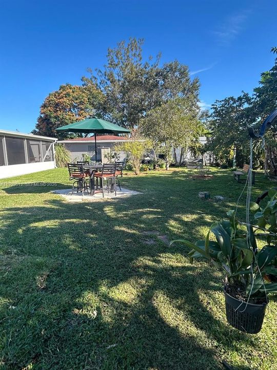 For Sale: $640,000 (4 beds, 2 baths, 1104 Square Feet)