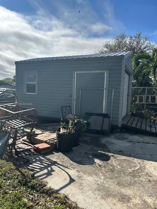 For Sale: $640,000 (4 beds, 2 baths, 1104 Square Feet)