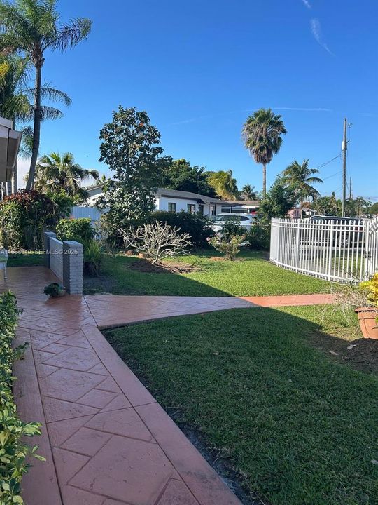 For Sale: $640,000 (4 beds, 2 baths, 1104 Square Feet)