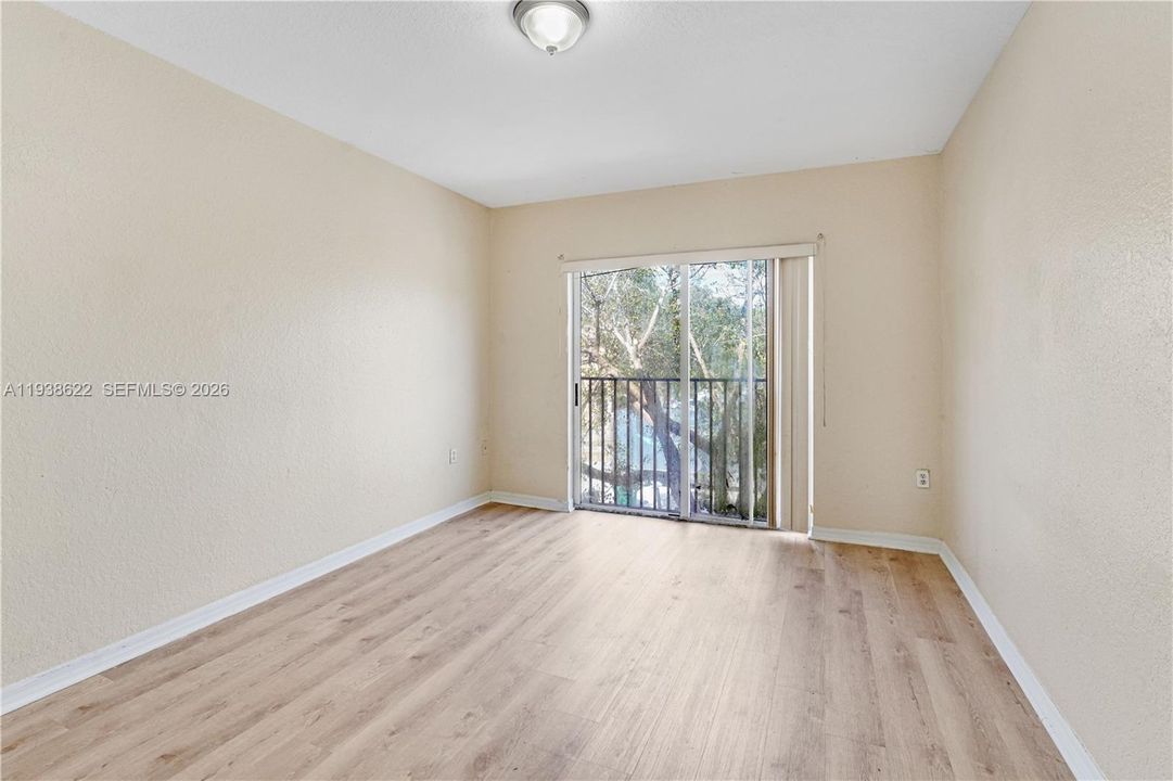 待售: $349,000 (4 贝兹, 2 浴室, 1799 平方英尺)