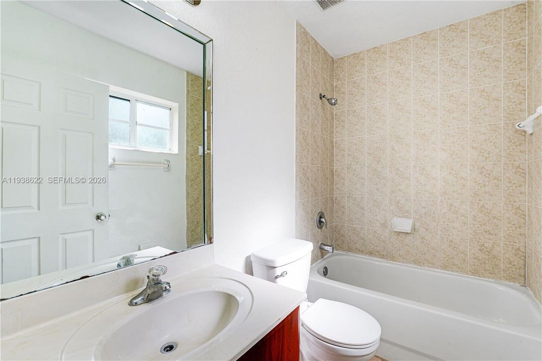 待售: $349,000 (4 贝兹, 2 浴室, 1799 平方英尺)