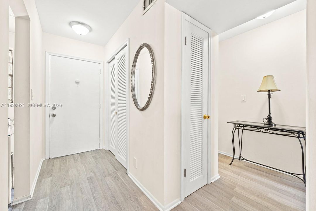 На продажу: $140,000 (1 спален, 1 ванн, 730 Квадратных фут)