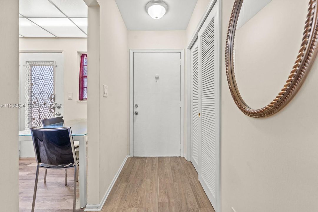 На продажу: $140,000 (1 спален, 1 ванн, 730 Квадратных фут)