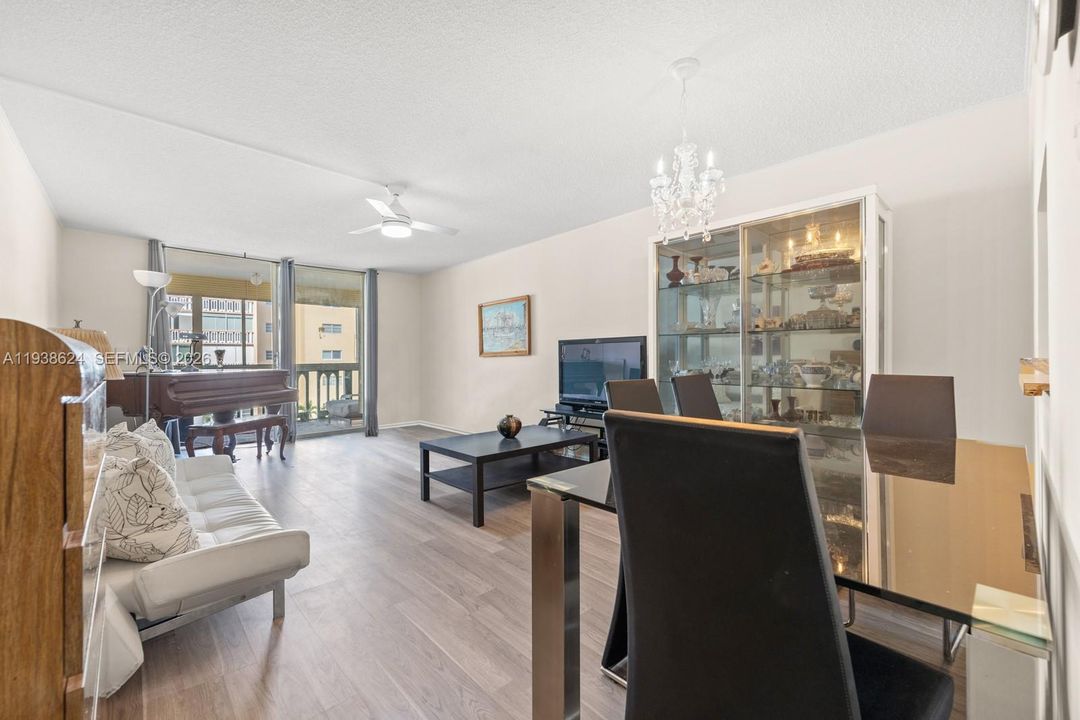 На продажу: $140,000 (1 спален, 1 ванн, 730 Квадратных фут)