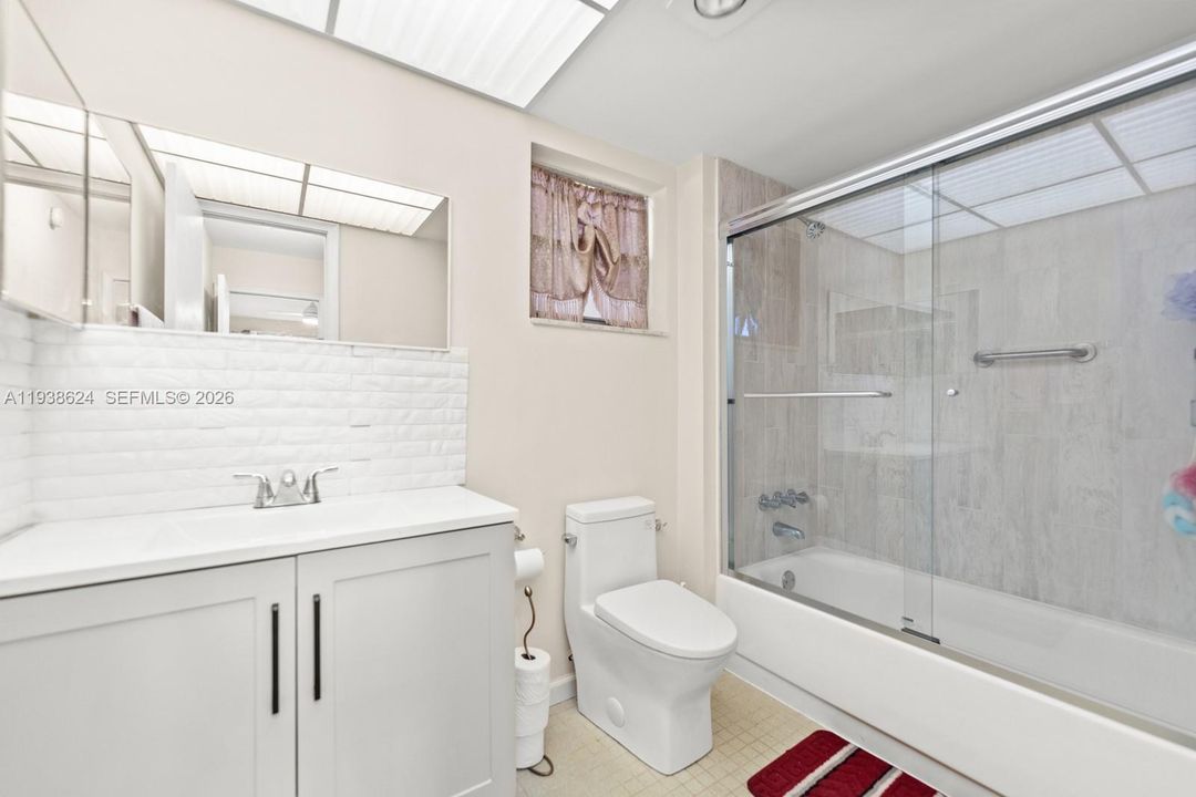 На продажу: $140,000 (1 спален, 1 ванн, 730 Квадратных фут)