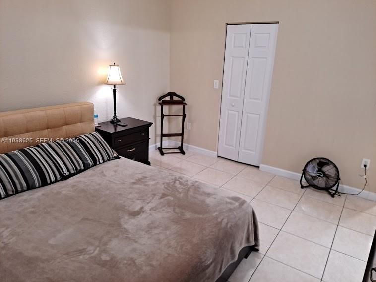 En Renta: $3,000 (4 camas, 2 baños, 1720 Pies cuadrados)