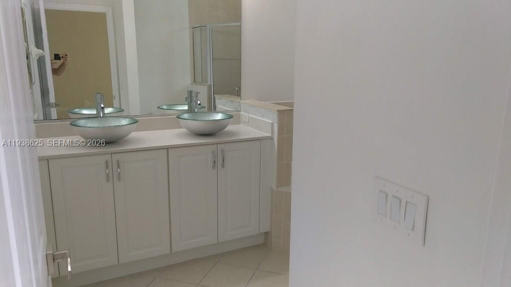 En Renta: $3,000 (4 camas, 2 baños, 1720 Pies cuadrados)