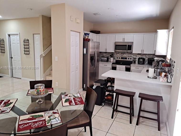 En Renta: $3,000 (4 camas, 2 baños, 1720 Pies cuadrados)