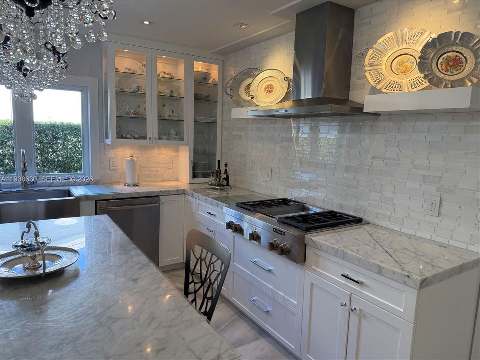 For Sale: $2,200,000 (3 beds, 3 baths, 2224 Square Feet)