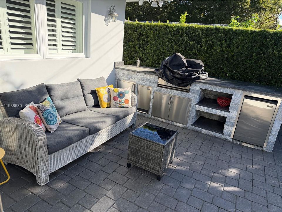 For Sale: $2,200,000 (3 beds, 3 baths, 2224 Square Feet)