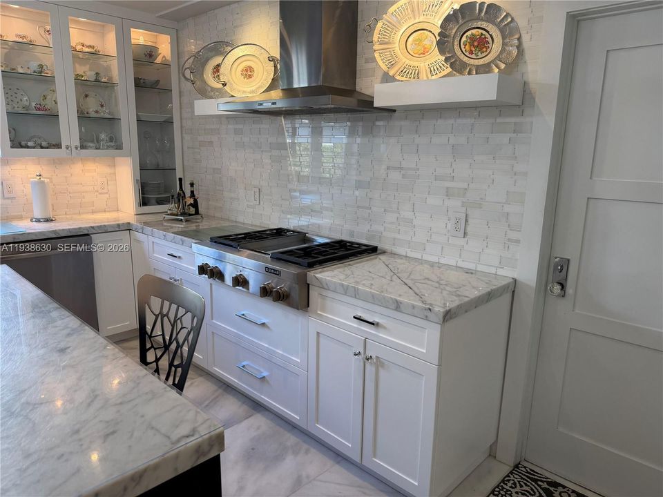 For Sale: $2,200,000 (3 beds, 3 baths, 2224 Square Feet)