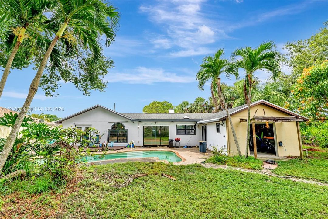 待售: $400,000 (4 贝兹, 3 浴室, 2218 平方英尺)