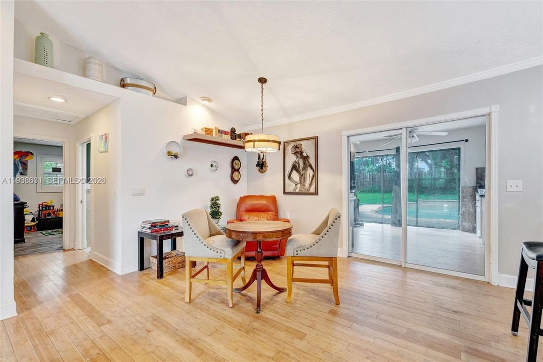 待售: $400,000 (4 贝兹, 3 浴室, 2218 平方英尺)