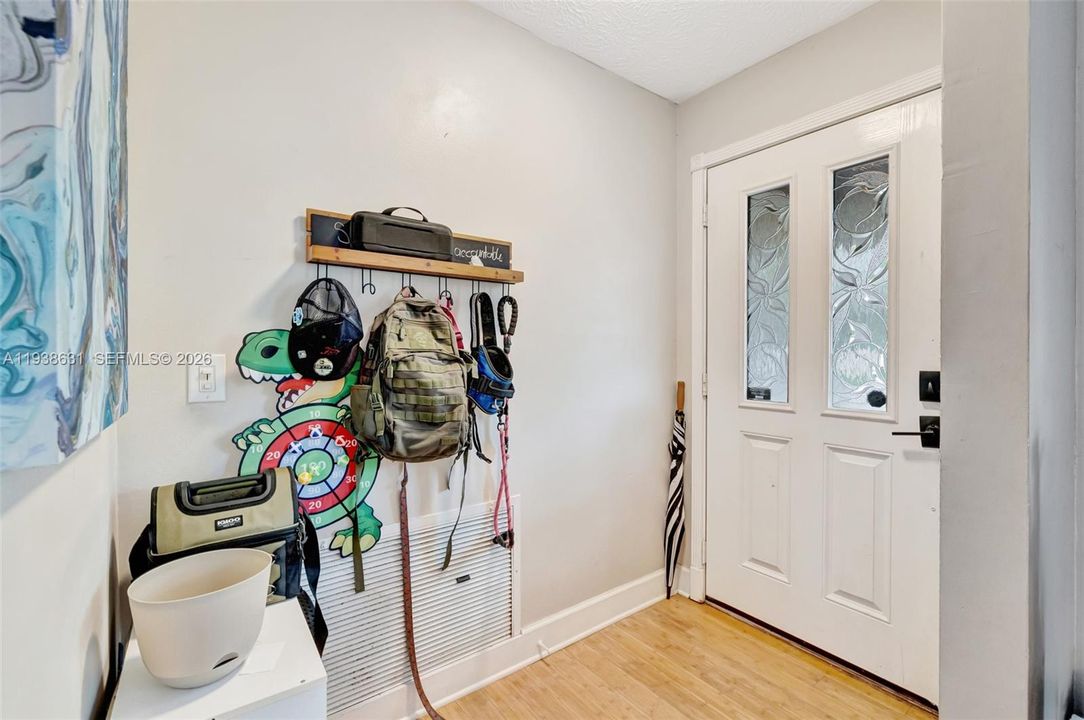 待售: $400,000 (4 贝兹, 3 浴室, 2218 平方英尺)