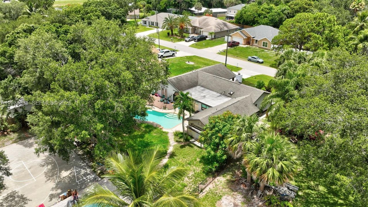 待售: $400,000 (4 贝兹, 3 浴室, 2218 平方英尺)