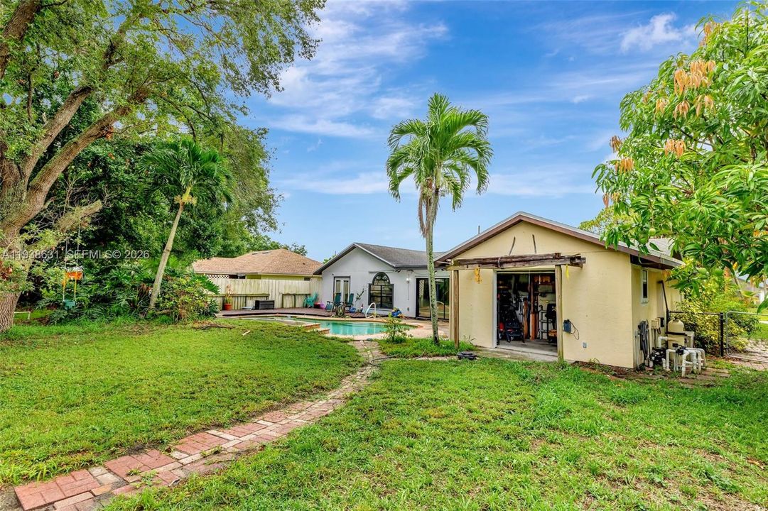 待售: $400,000 (4 贝兹, 3 浴室, 2218 平方英尺)