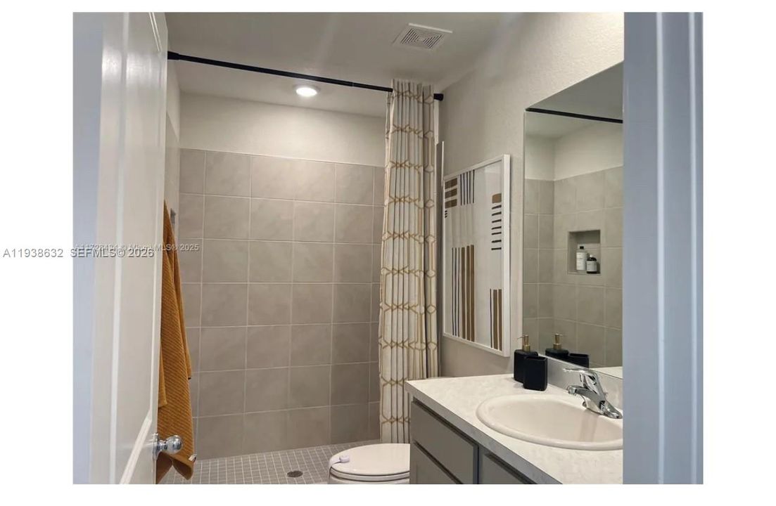 В аренду: $2,750 (3 спален, 3 ванн, 1376 Квадратных фут)